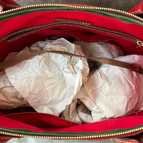 Like NEW DOONEY & BOURKE Lipstick Red Florentine Tulip Shopper Bag - Picture 9 of 14